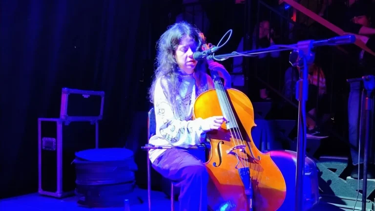 Mabe Fratti Added Cello to Guitar Improvisations Sent by Email