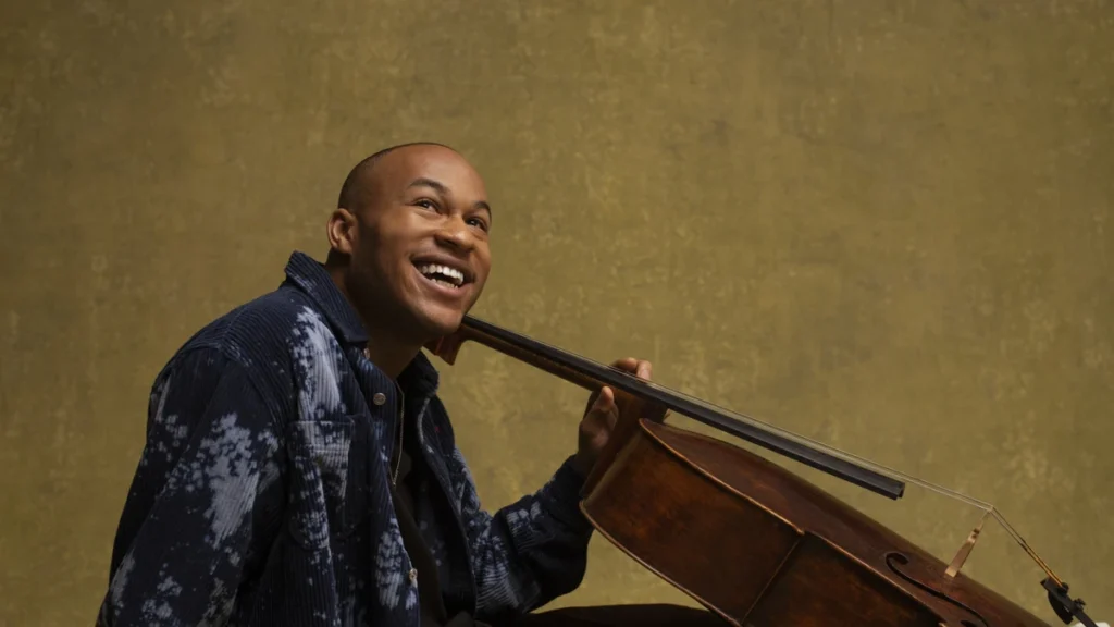 Sheku Kanneh-Mason with his cello