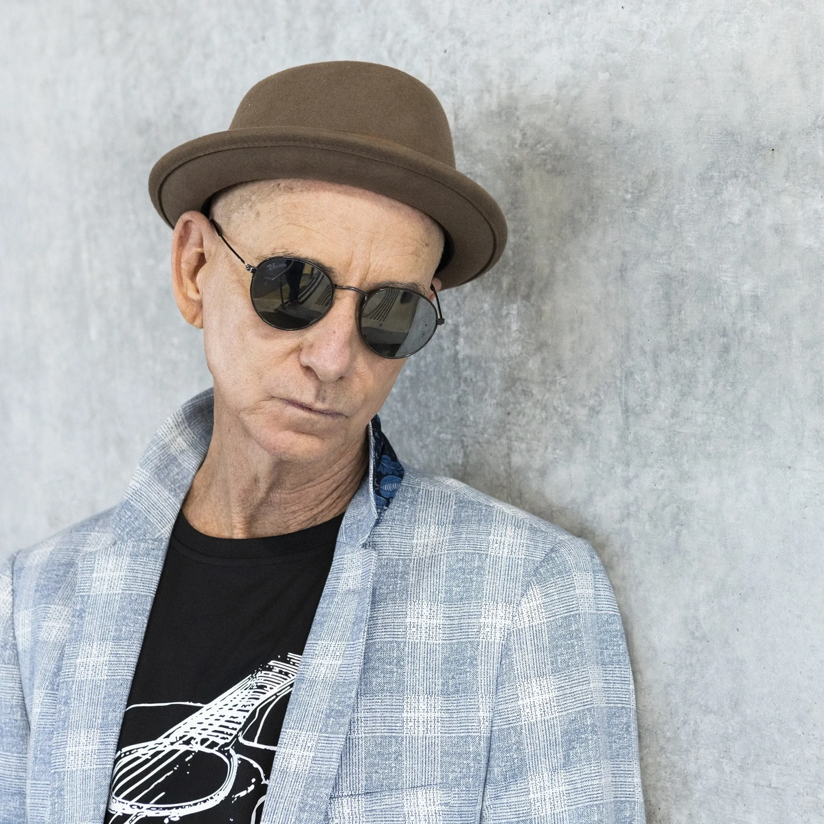 The History of Sugar Opens on a Guitar Arpeggio and Makes John Leslie Wait