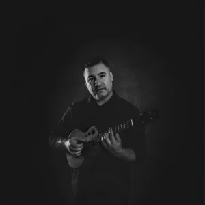 Benjamin Mullins and the Room That Turned Ukulele Songs Into American Folk