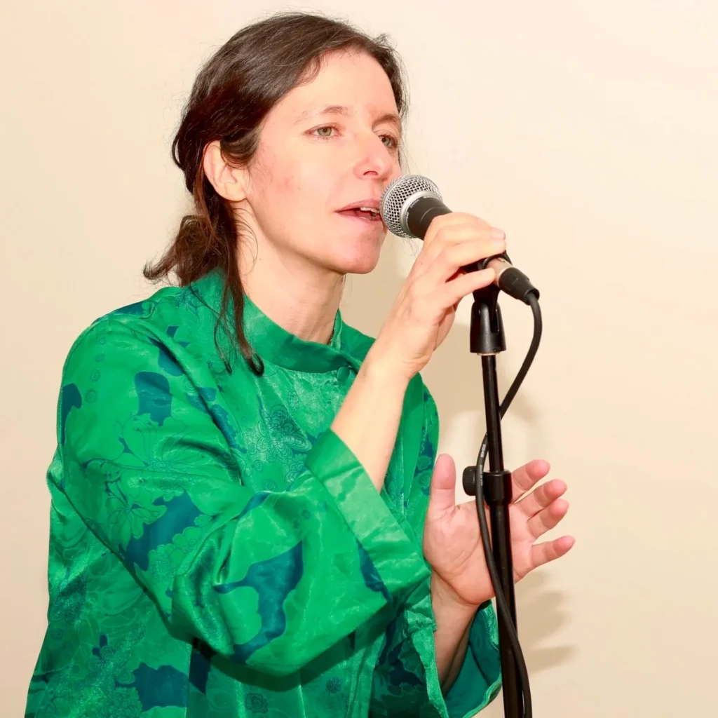 Sara Moller Gathers Banjo, Clarinet and Trumpet Around the Piano for the Stories on How and How