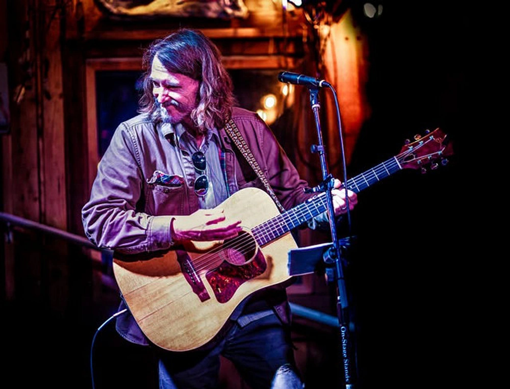 Tenderly by Pete Keating: What the Microphone Hears When Guitar and Voice Go Down Together