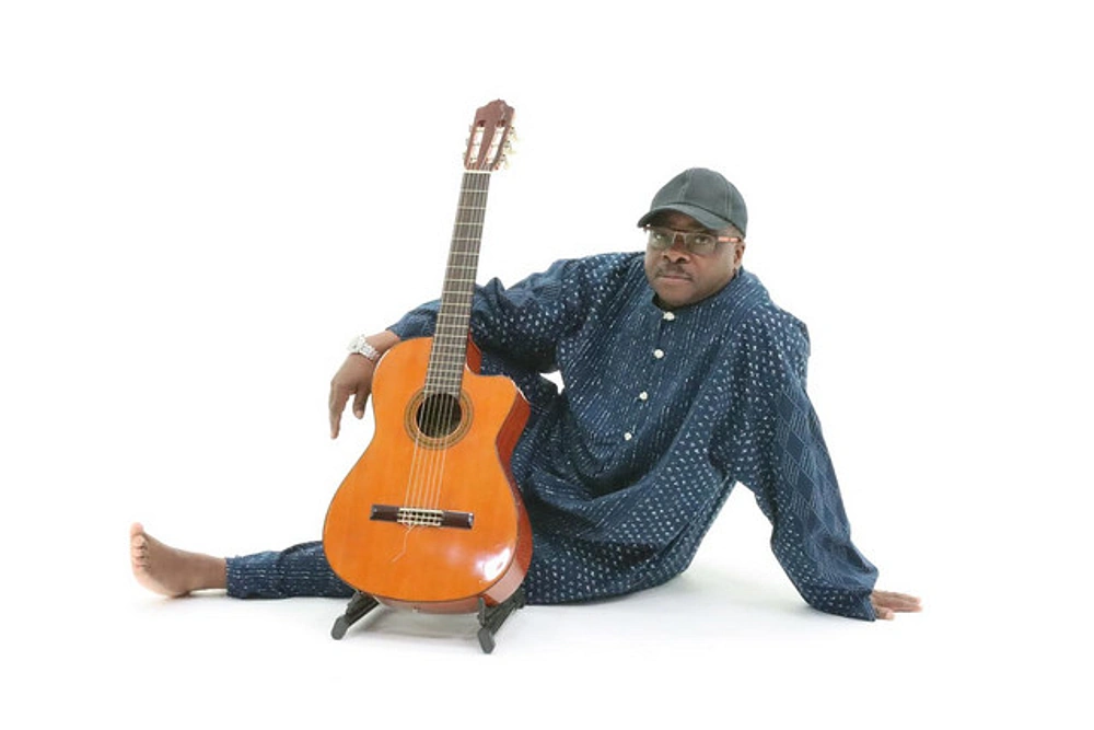 Elik Tara Group's Honoré Vraiment: What the Microphone Hears From Two Studios and Eight Voices
